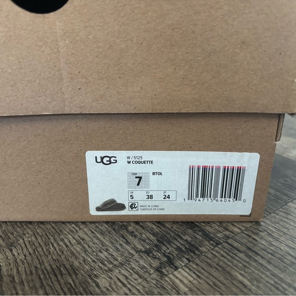 New UGG Women's Burnt Olive Shearling Clogs - Picture 7 of 7